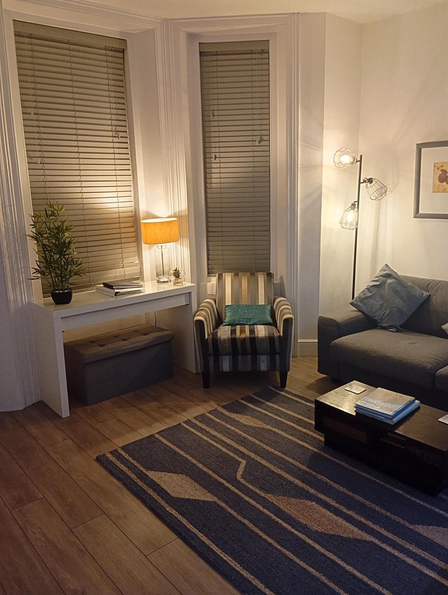 Stylish Apartment In Victorian Conversion Free Parking & Private Patio Close To Beach Town Centre & Bic Bournemouth Exterior foto