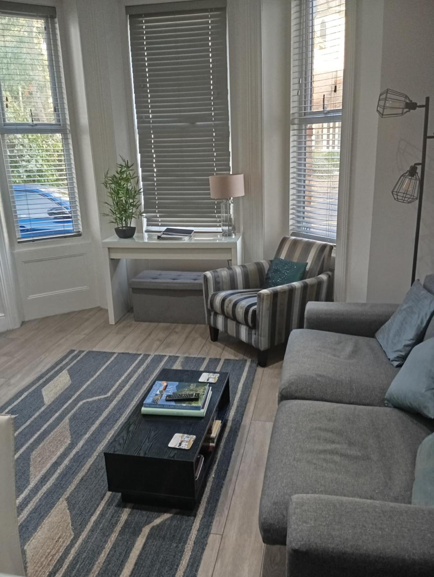 Stylish Apartment In Victorian Conversion Free Parking & Private Patio Close To Beach Town Centre & Bic Bournemouth Exterior foto