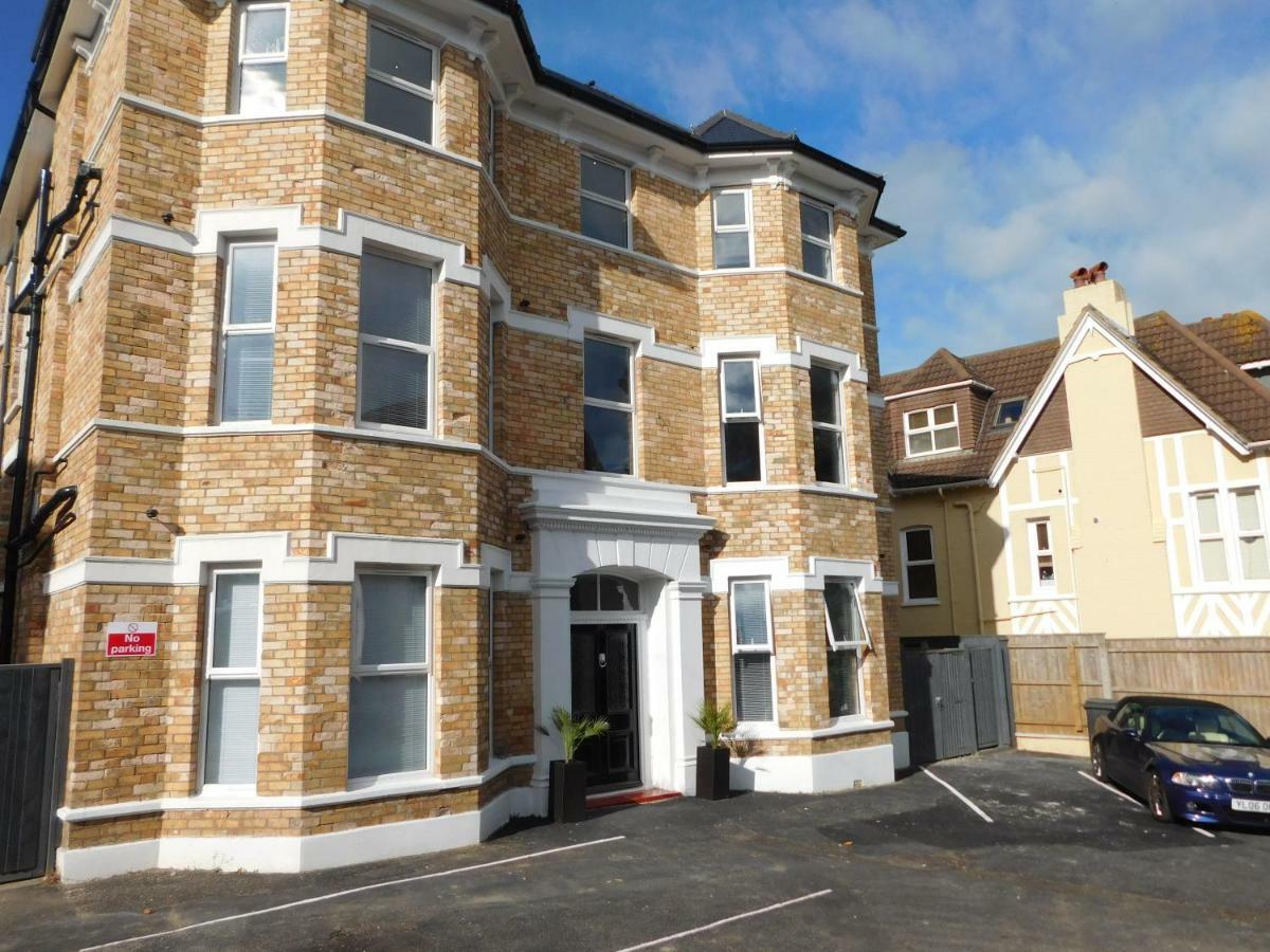 Stylish Apartment In Victorian Conversion Free Parking & Private Patio Close To Beach Town Centre & Bic Bournemouth Exterior foto